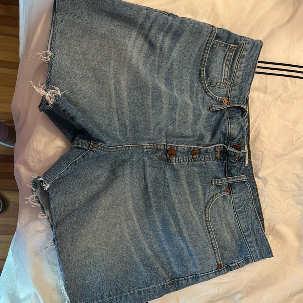 Madewell frayed hem cutoff jean shorts size 32